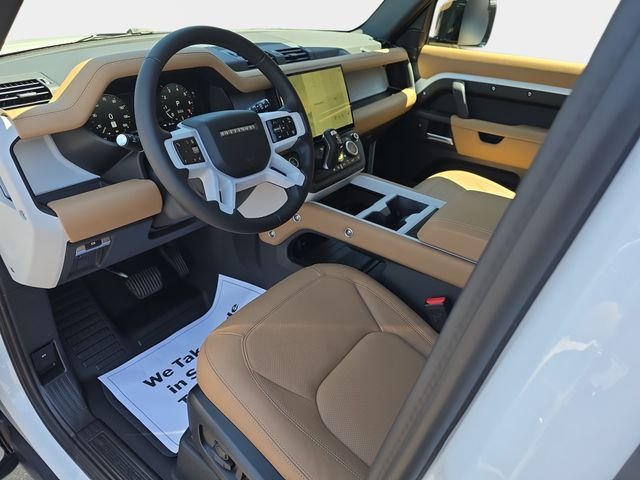 New 2026 Fuji White Land Rover X-Dynamic SE image 13