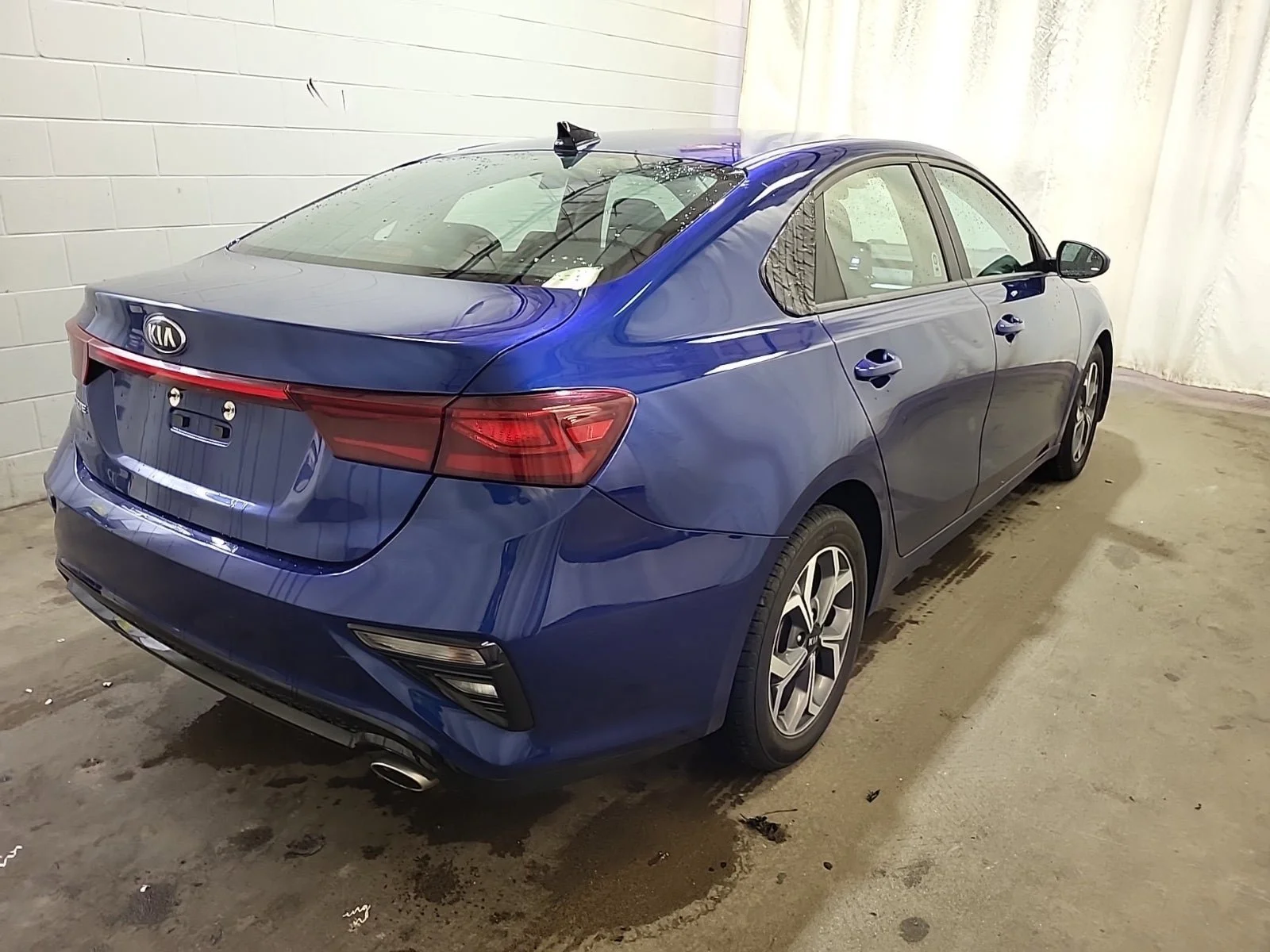 Used 2021 Deep Sea Blue Kia LXS image 3
