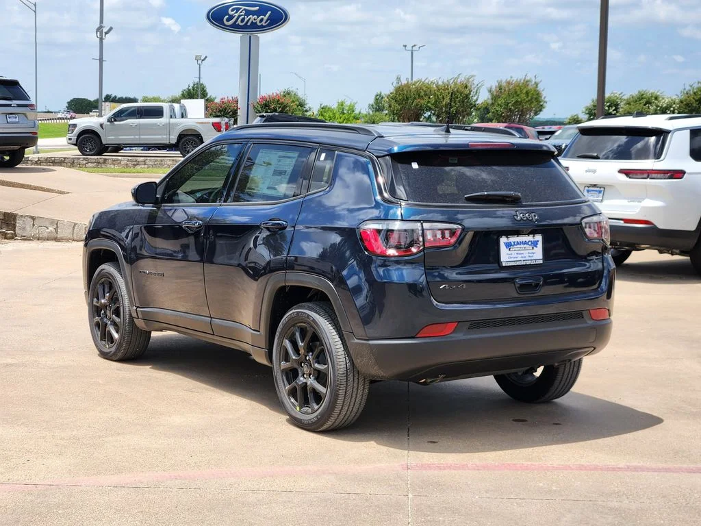 New 2026 Fathom Blue Pearl Coat Jeep Latitude image 3