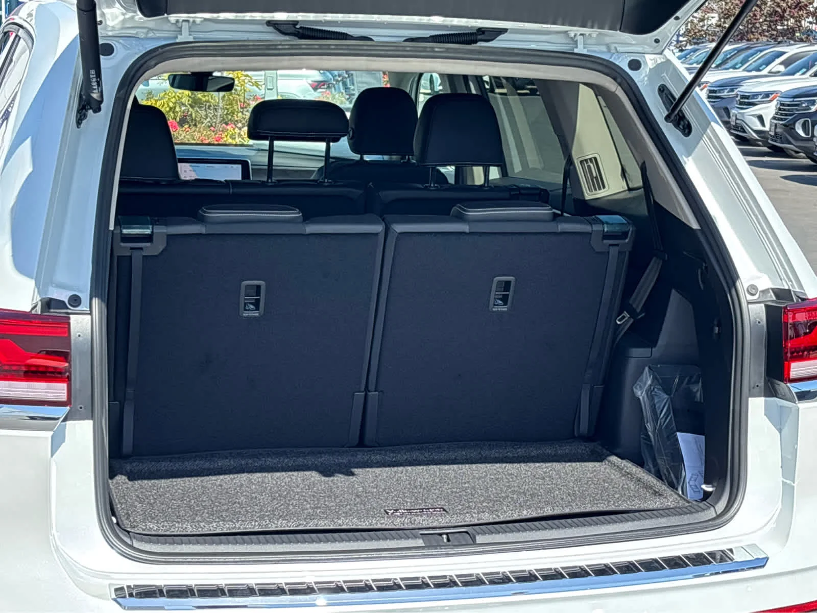 New 2026 OPAL WHITE Volkswagen 2.0T SE image 23