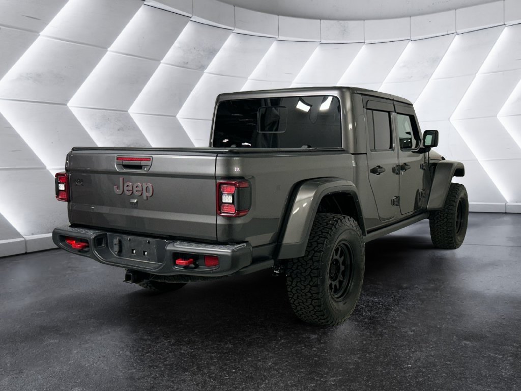 Used 2022 Gray Jeep Rubicon image 4