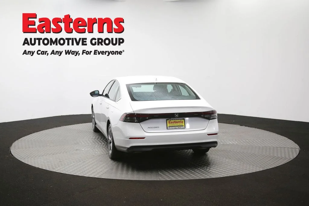 Used 2023 White Honda EX image 38