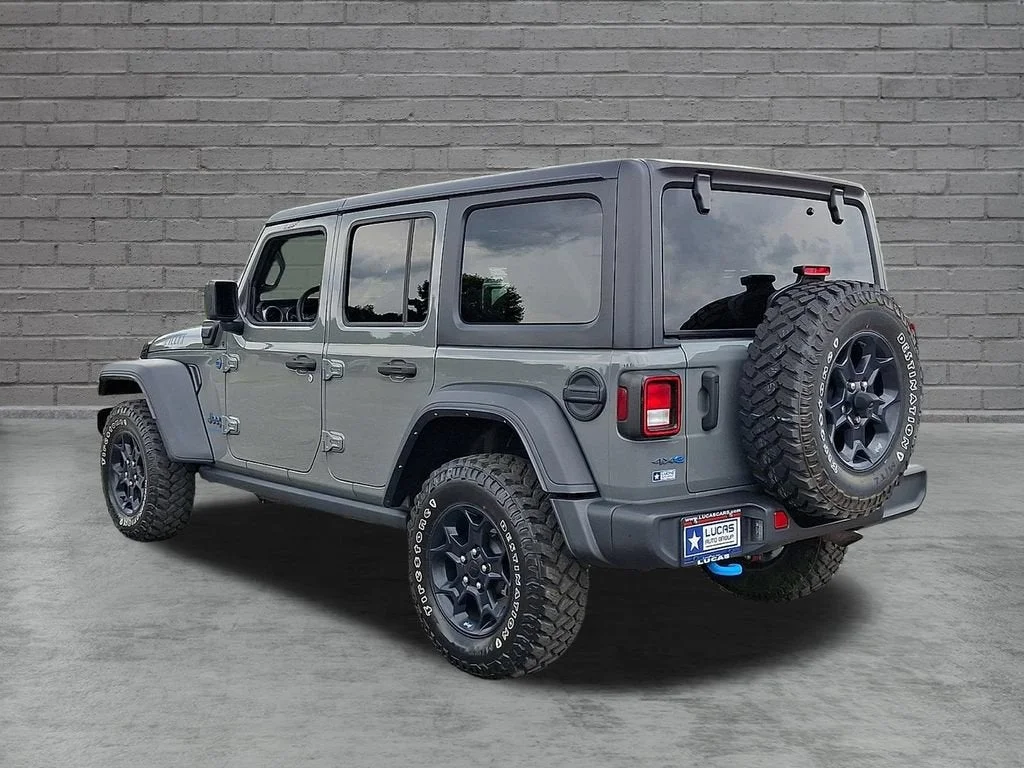 Used 2023 Gray Jeep 4x4 image 39