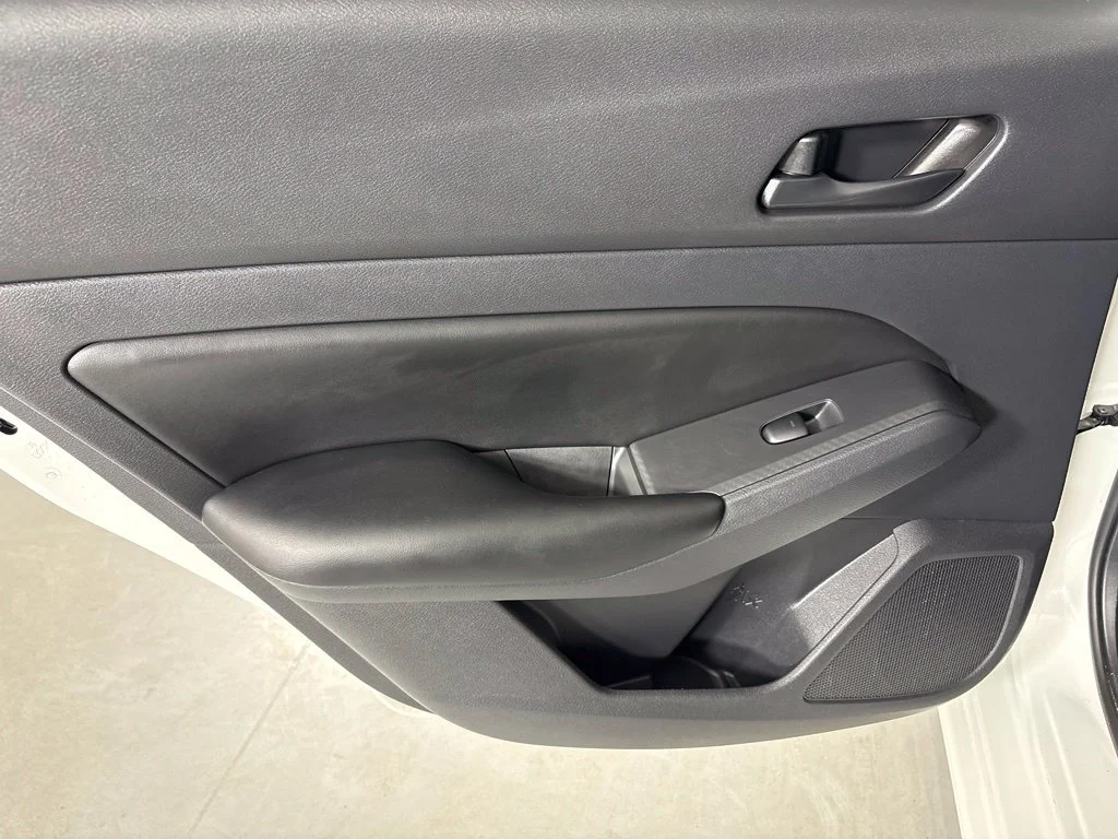 Used 2025 White Nissan 2.5 S image 33