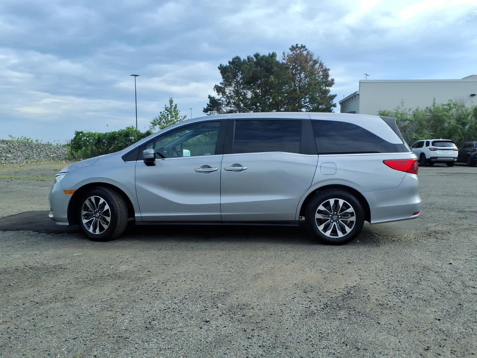 2024 Honda Odyssey EX-L - Photo 8