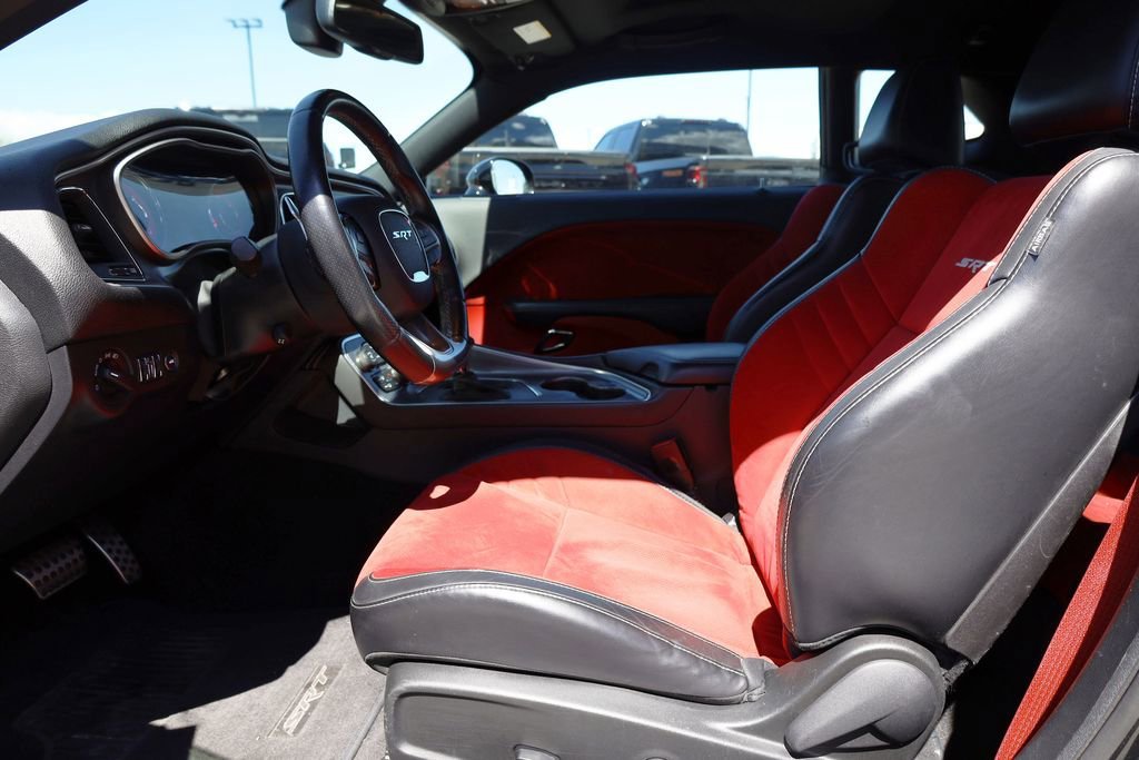 Used 2015 Pitch Black Clearcoat Dodge SRT Hellcat image 11