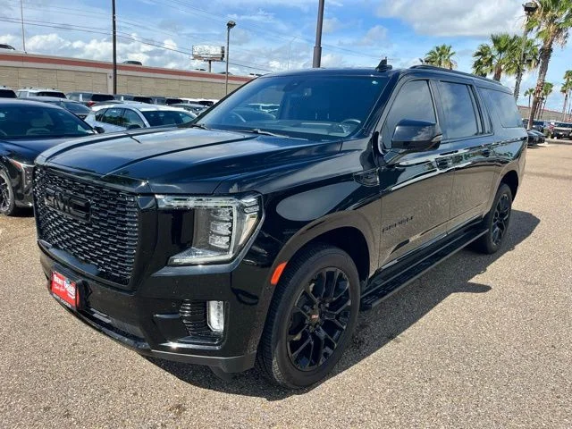 Used 2022 Black GMC Denali image 3