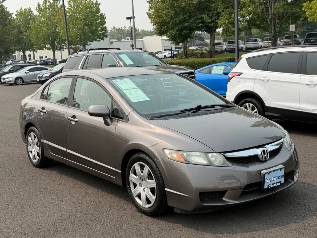 Used 2009 Honda Civic LX with VIN 19XFA16559E018854 for sale in Gresham, OR