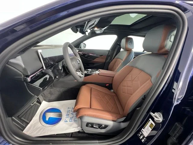 New 2027 Tanzanite Blue II Metallic BMW 540i xDrive image 11
