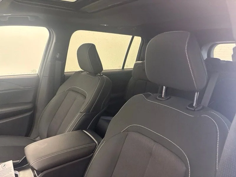 New 2026 Silver Zynith Exterior Paint Jeep Laredo X image 30
