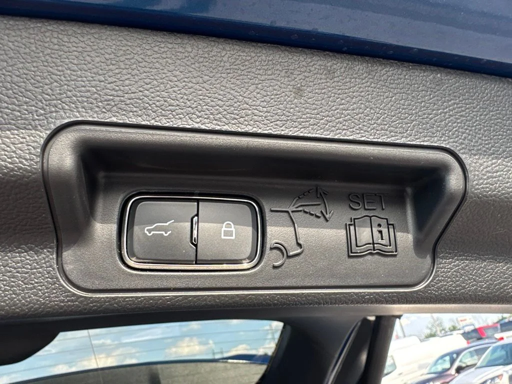 Used 2023 Blue Ford XLT image 48