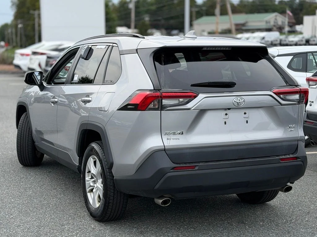 Used 2021 Silver Toyota XLE image 3