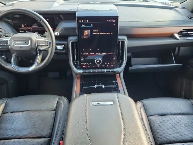 2025 GMC Yukon XL Denali - Photo 10