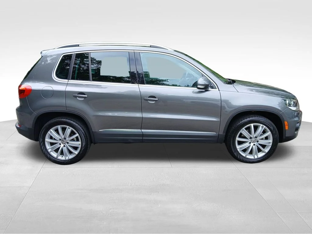 Used 2015 Gray Volkswagen SEL image 7