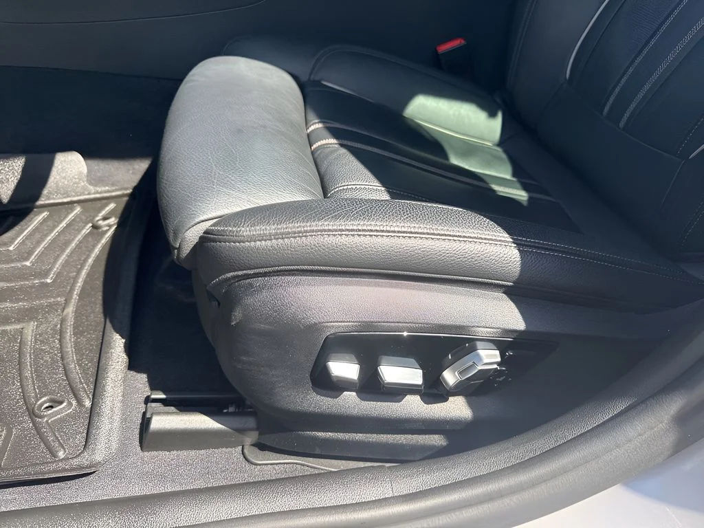 Used 2019 Silver BMW M550i xDrive image 10