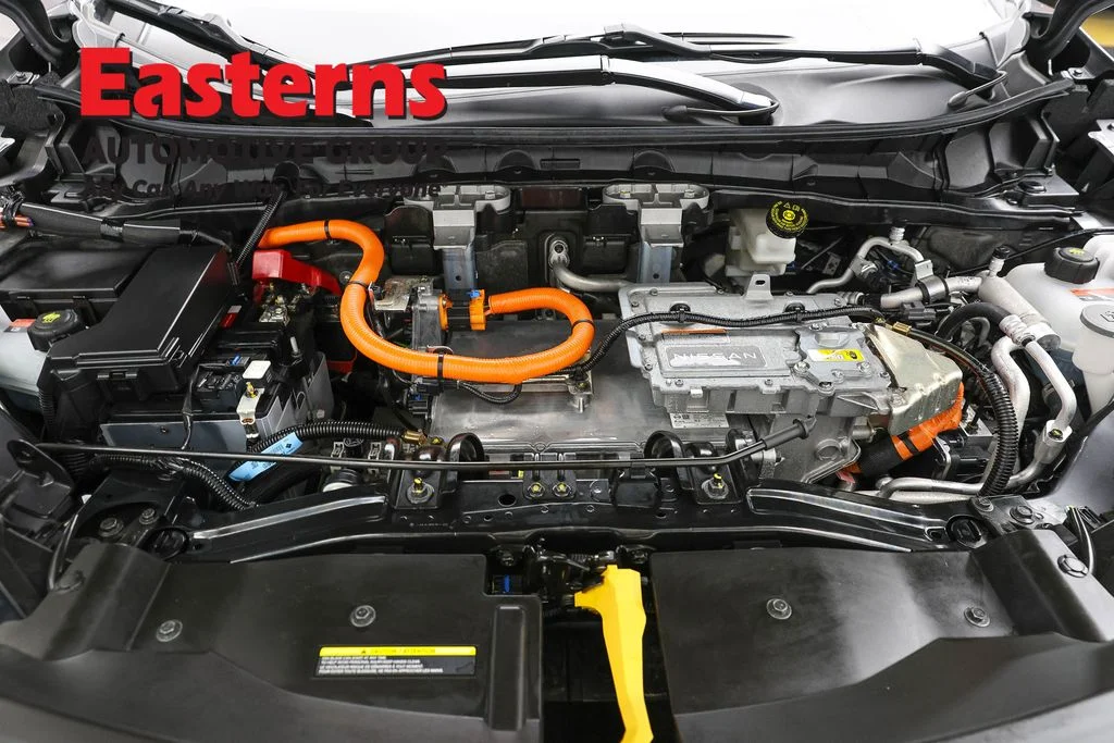 Used 2023 Gray Nissan ENGAGE image 7