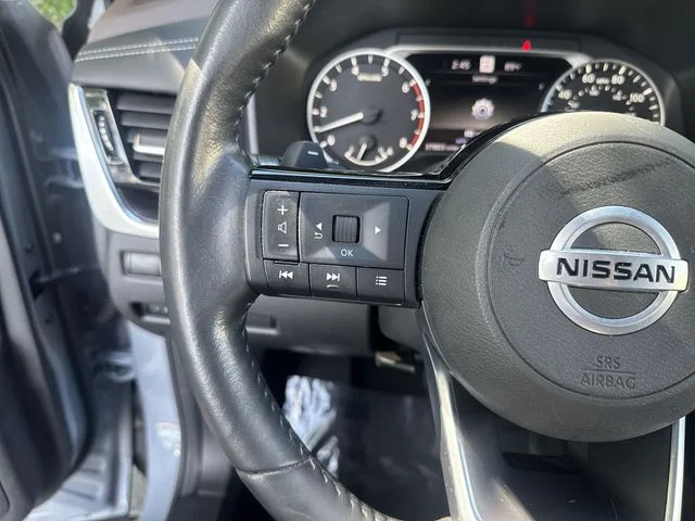 Used 2021 Gray Nissan SL image 17
