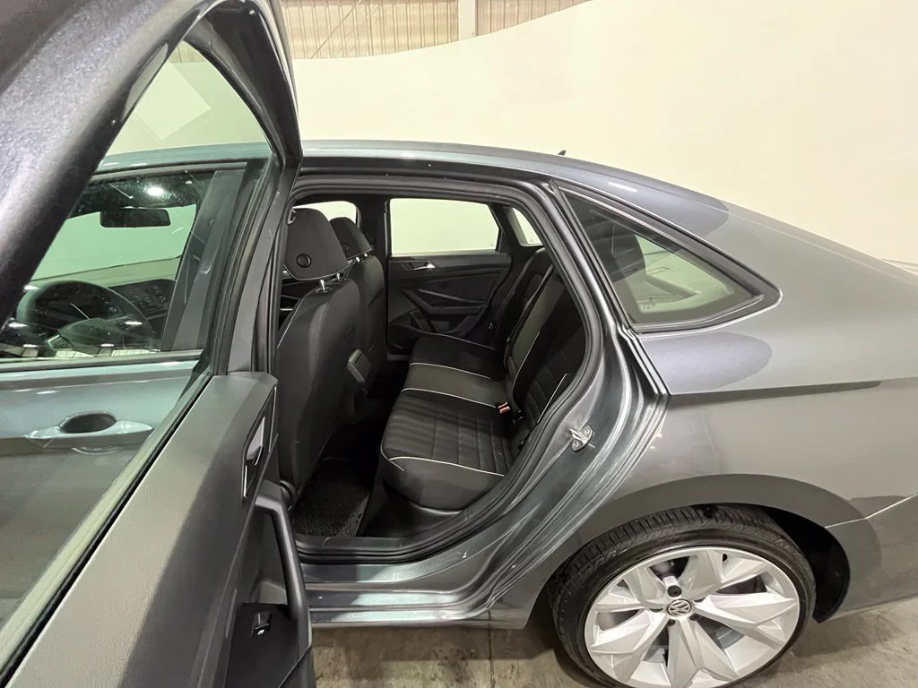 Used 2022 Gray Volkswagen 1.5T Sport image 20