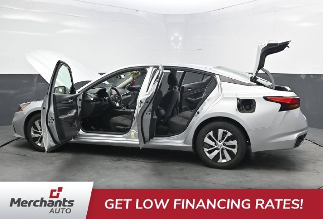 Used 2022 Silver Nissan 2.5 S image 49