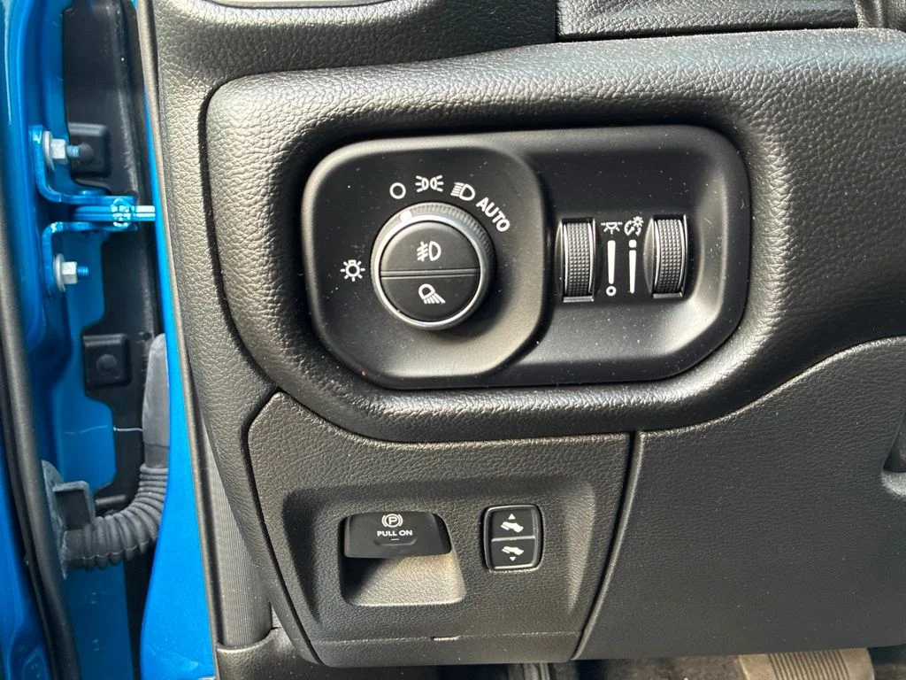 Used 2025 Blue Ram Big Horn/Lone Star image 14