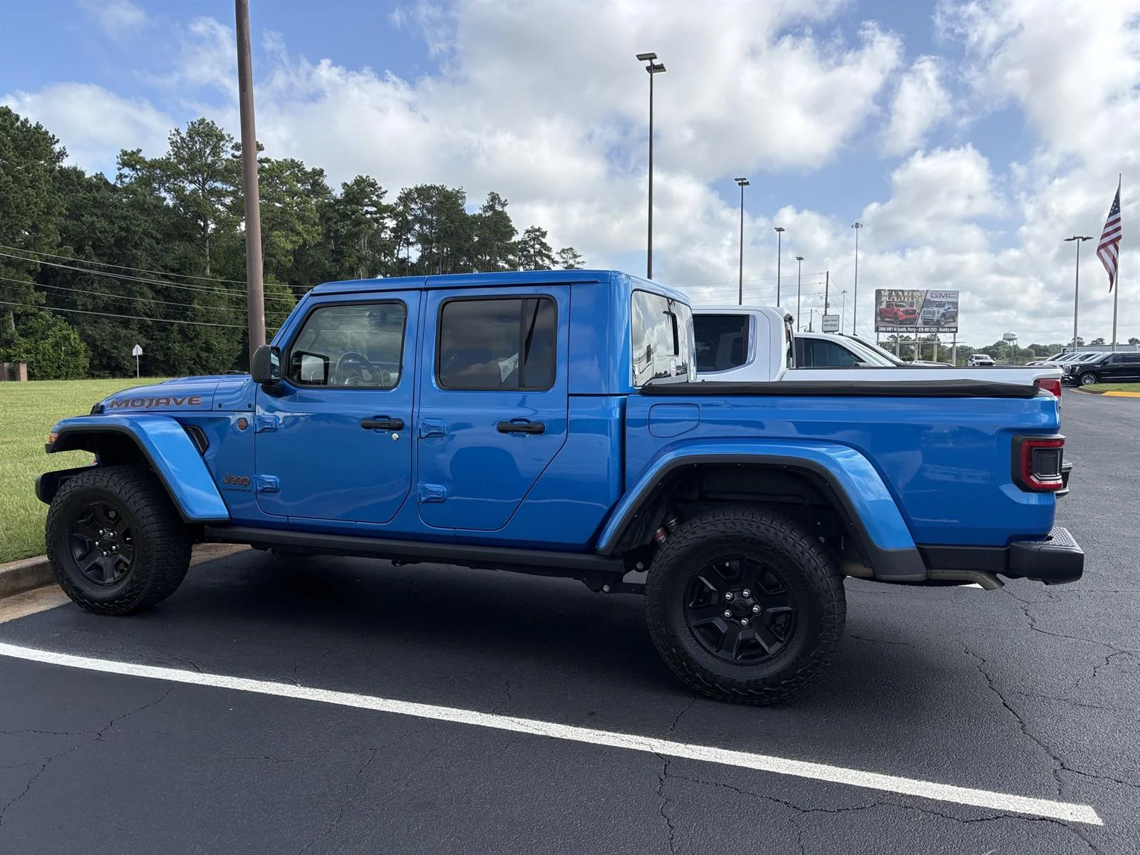 Used 2023 Blue Jeep Mojave 4x4 image 12