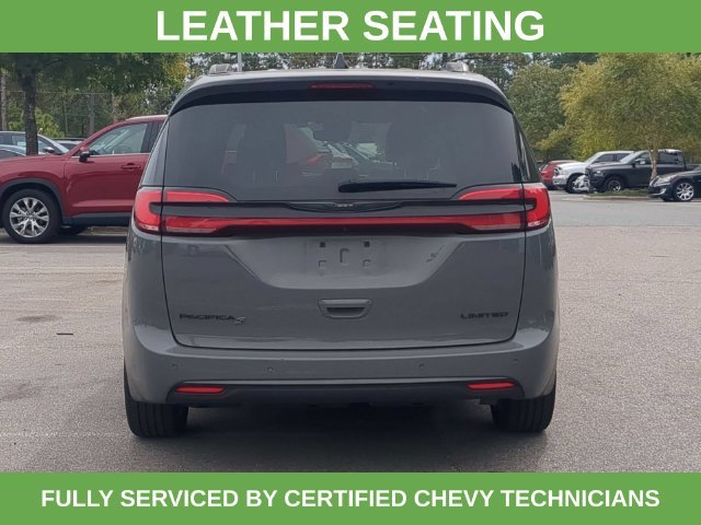Used 2025 White Chrysler Limited image 6