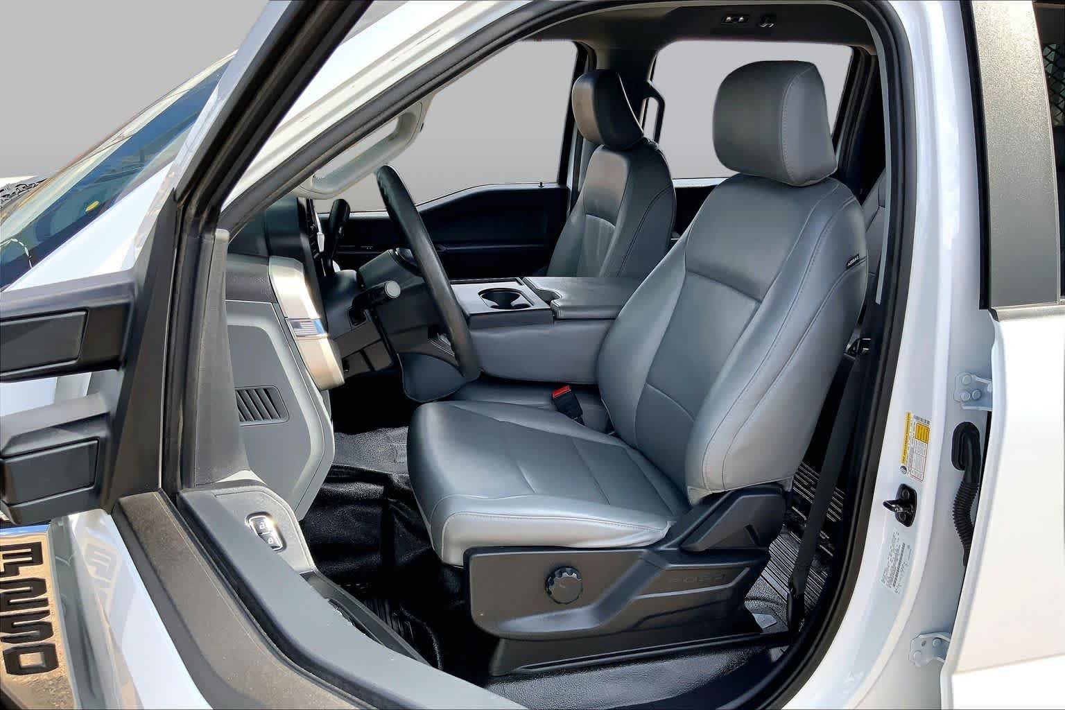 Used 2024 Oxford White Ford XL image 8