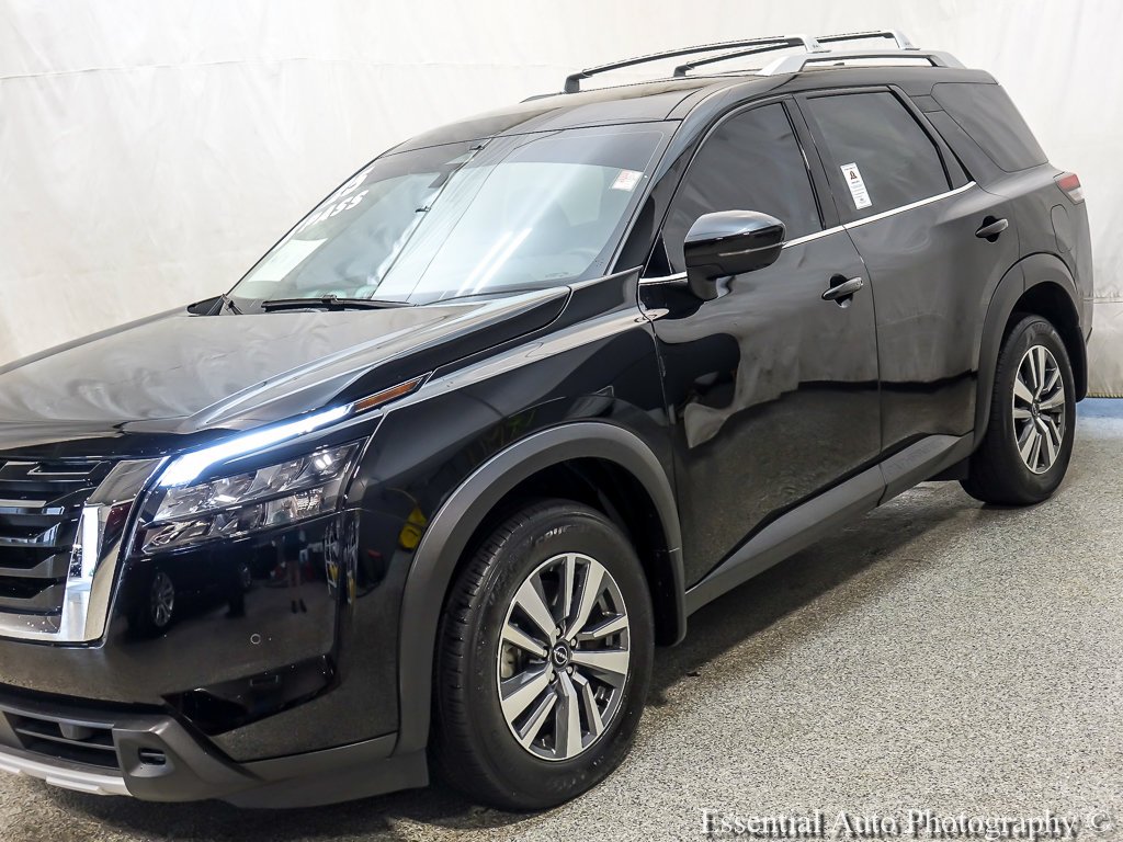 Certified Used 2025 Super Black Nissan SL image 4