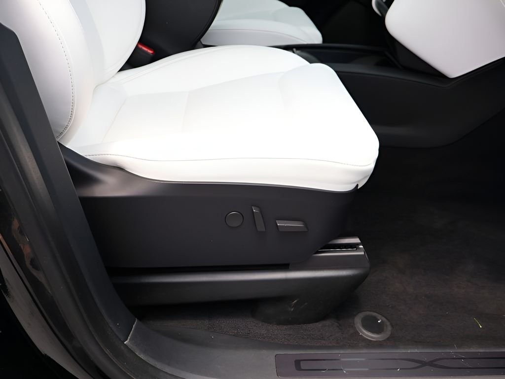 Used 2020 Solid Black Tesla Long Range image 11