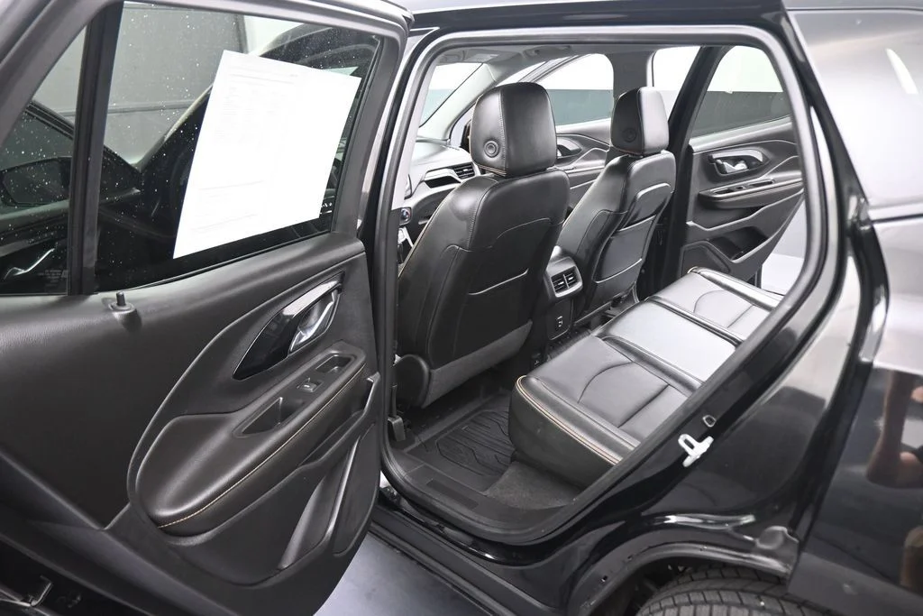 Used 2022 Black GMC AT4 image 42