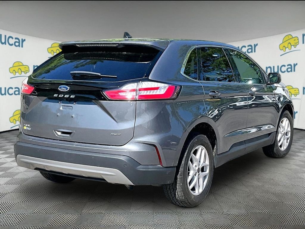 Used 2023 Gray Ford SEL image 6