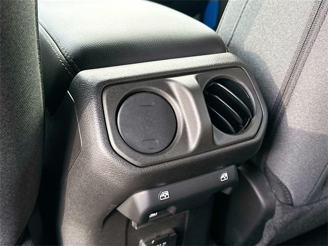 New 2025 Hydro Blue Pearl-Coat Exterior Paint Jeep Sahara image 17