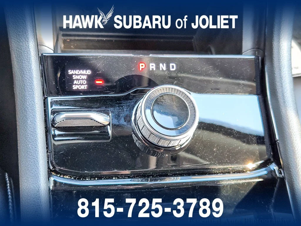 Used 2023 Diamond Black Crystal Pearlcoat Jeep Limited image 15