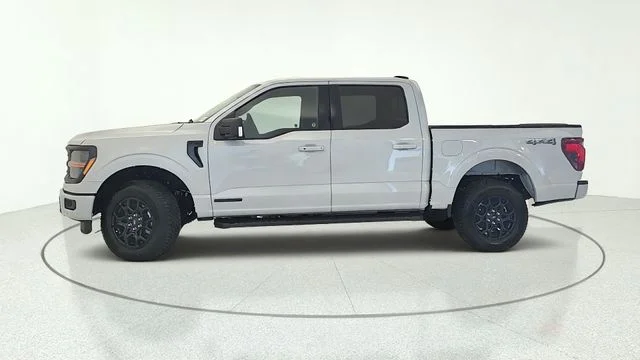 New 2026 White Ford XLT image 2
