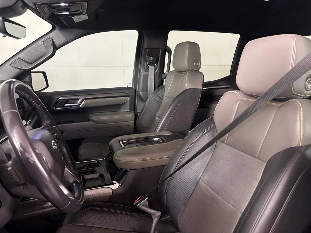 Used 2022 Black Chevrolet ZR2 image 23