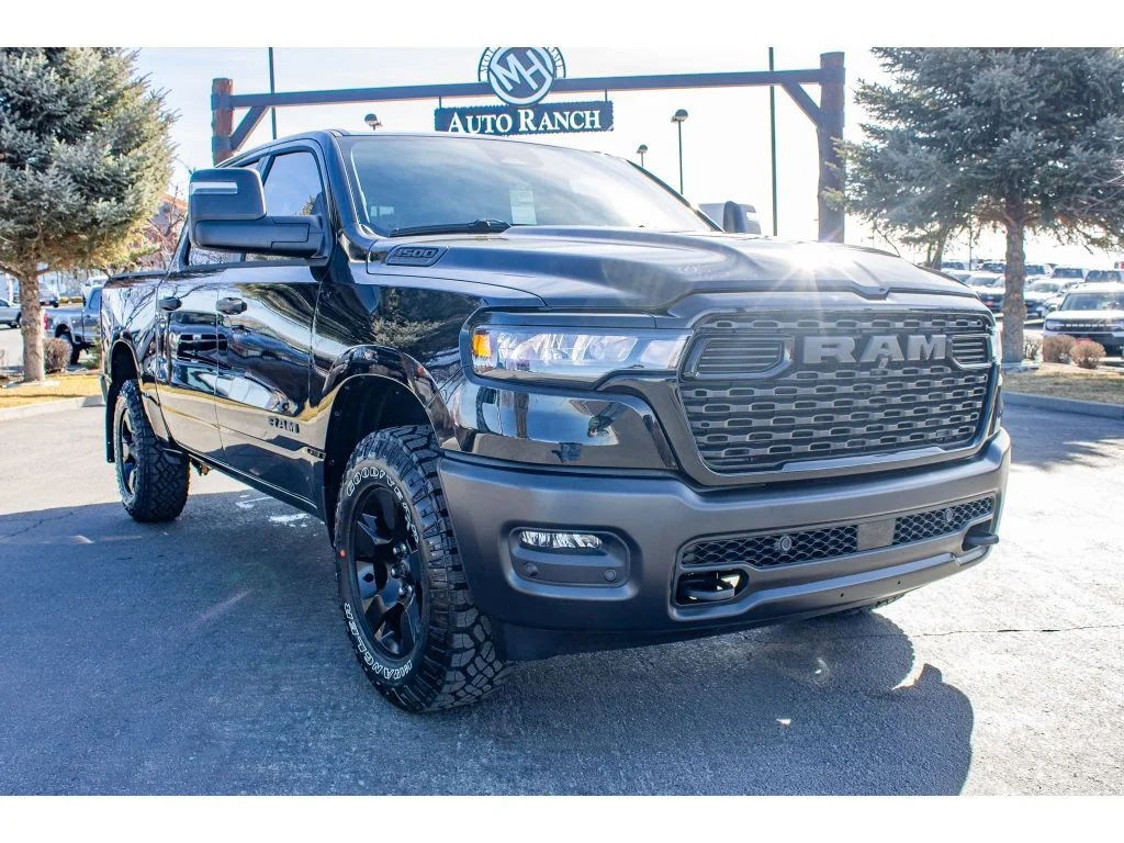New 2026 Diamond Black Crystal Pearl-Coat Exterior Paint RAM Warlock image 2