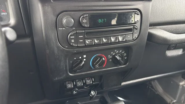 Used 2006 Silver Jeep Unlimited image 26