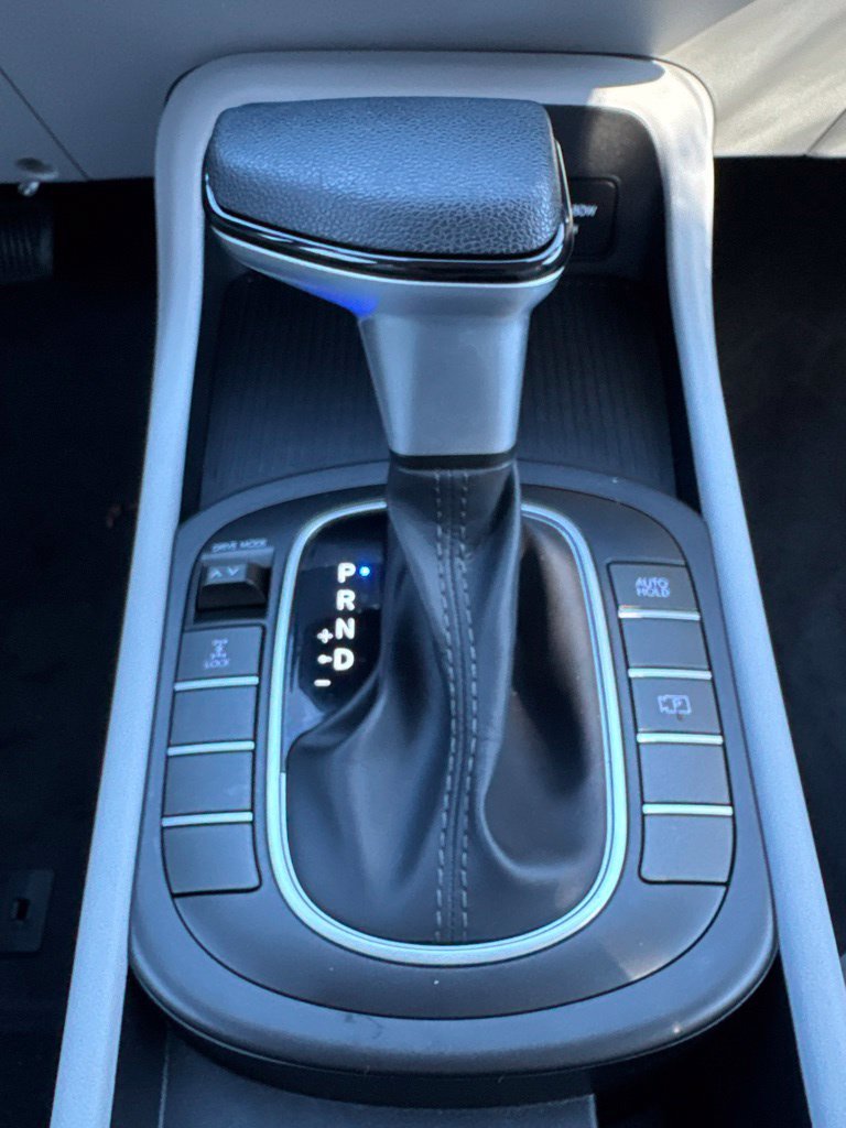 Certified Used 2024 White Hyundai SE image 25