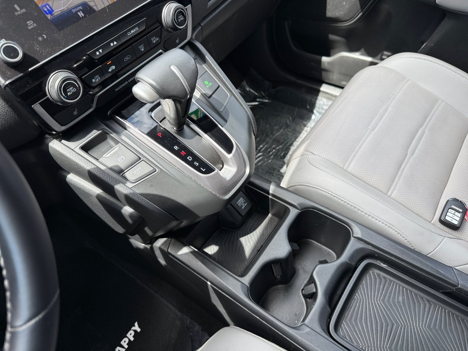 Used 2017 Obsidian Blue Pearl Honda Touring image 13