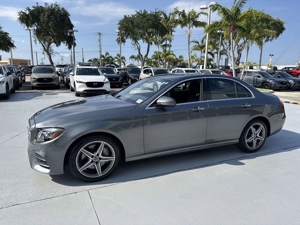 Used 2018 Selenite Gray Metallic Mercedes-Benz E 300 4MATIC® image 10