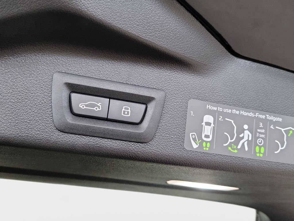 New 2026 Carbon Black Metallic BMW xDrive40i image 27