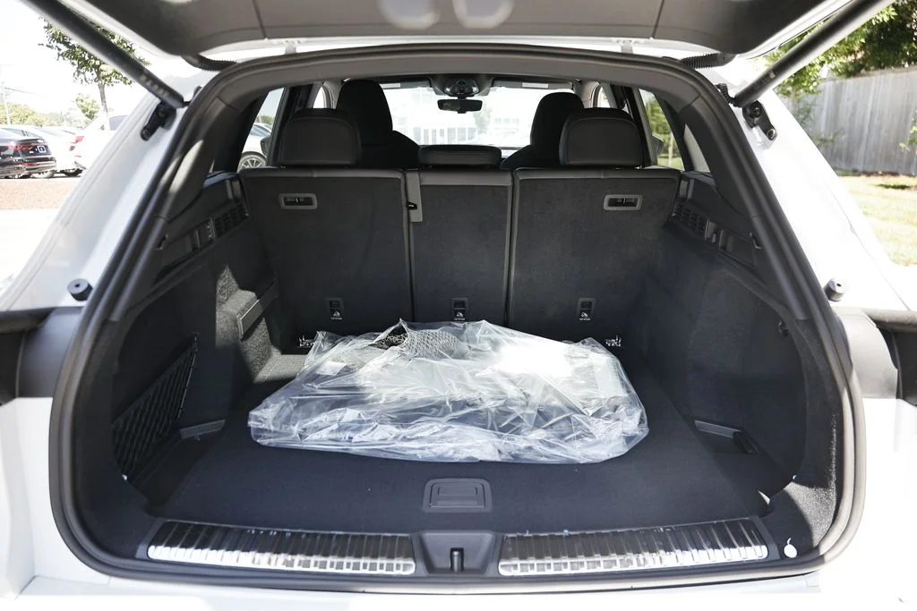 New 2026 Glacier White Metallic Audi Premium Plus image 31