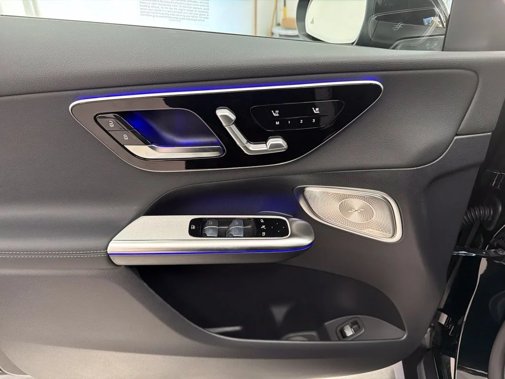 New 2027 Black Mercedes-Benz GLC 300 image 19