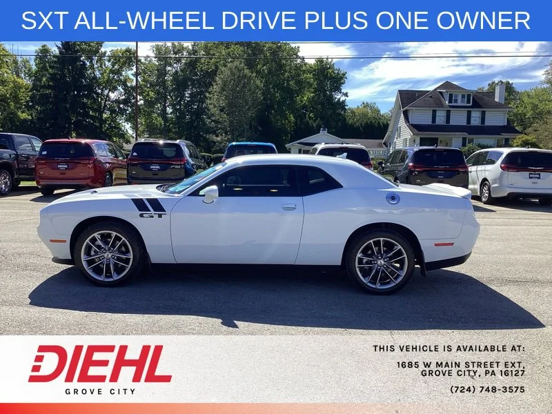 Used 2021 White Dodge SXT image 4
