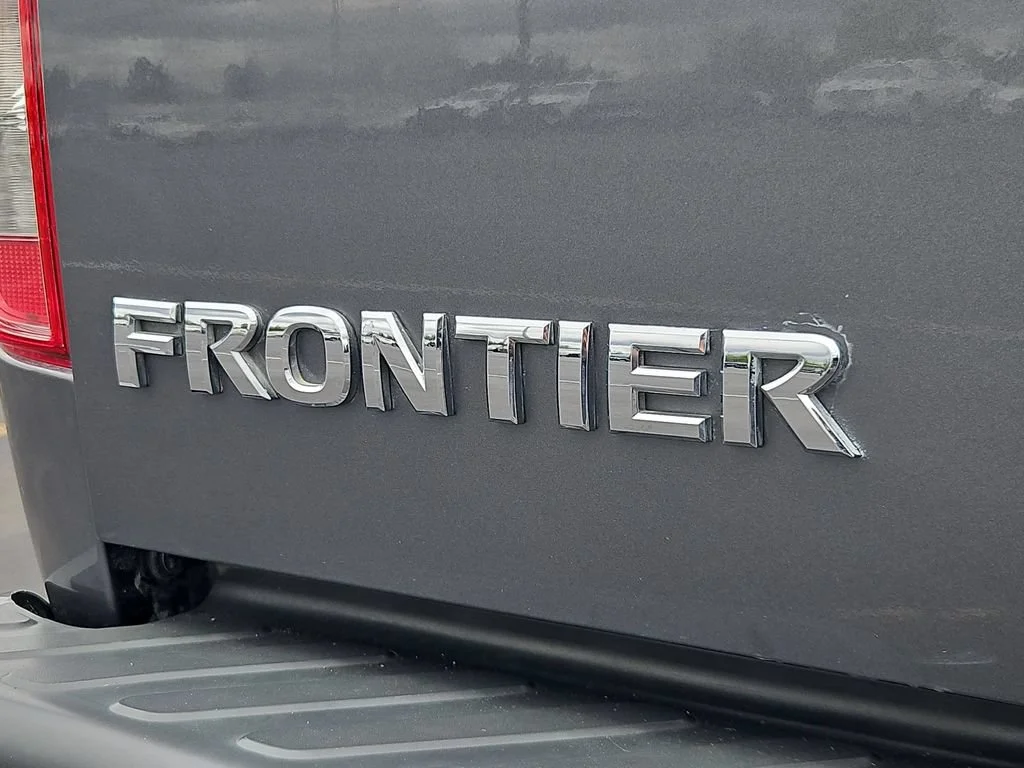 Used 2018 Gray Nissan PRO-4X image 26