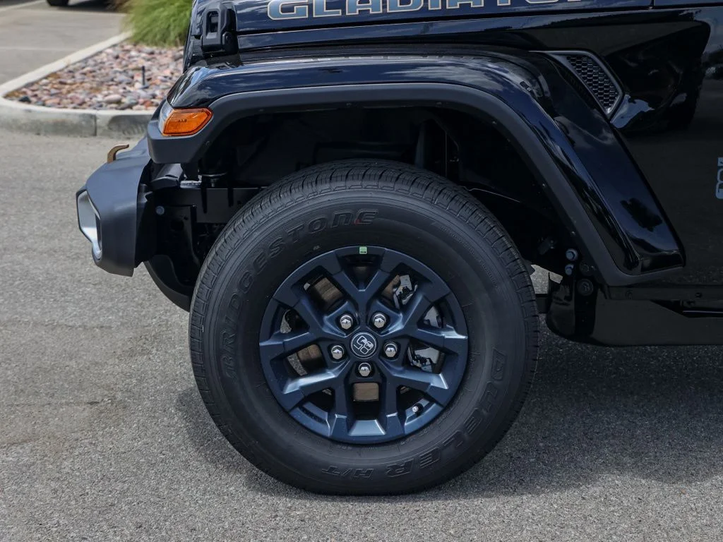 New 2026 Black Clear-Coat Exterior Paint Jeep 85th Anniversary Edition image 11