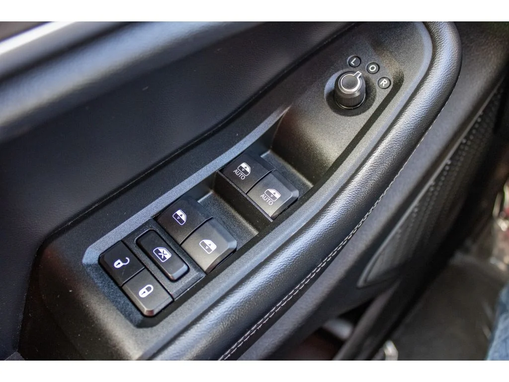 Used 2021 Bright White Clearcoat Jeep Limited image 35