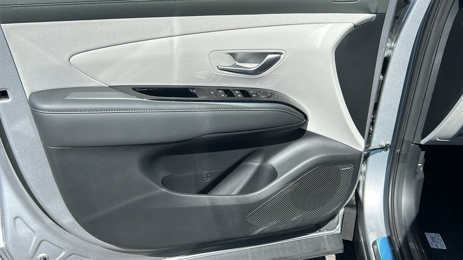New 2026 Shimmering Silver Hyundai Limited image 23