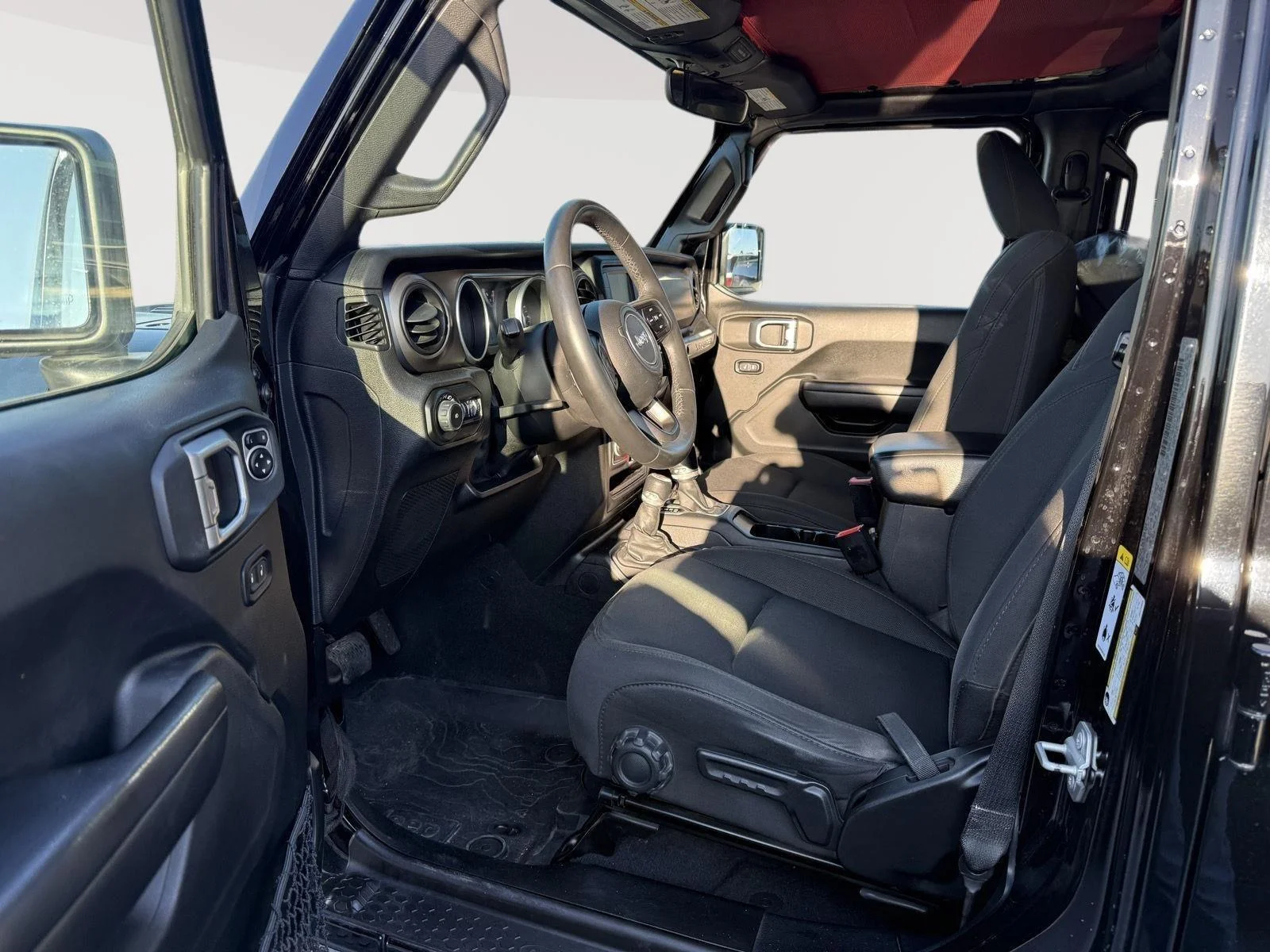 Used 2018 Black Clearcoat Jeep Sport S image 10