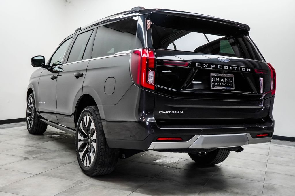Used 2025 Gray Ford Platinum image 11